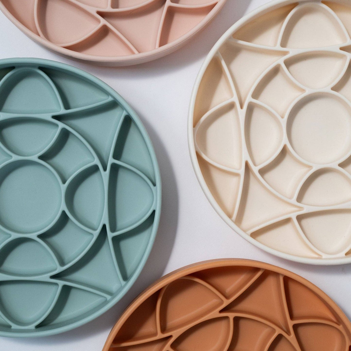 Dogged - circulo slow feeder bowl - buttercream: Buttercream